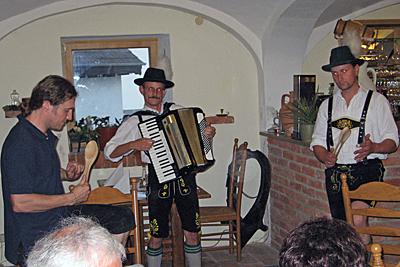 Löffelschlagen - traditionelles Musizieren Löffelschlagen - traditionelles Musizieren